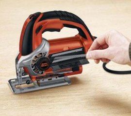 Электрический лобзик по дереву